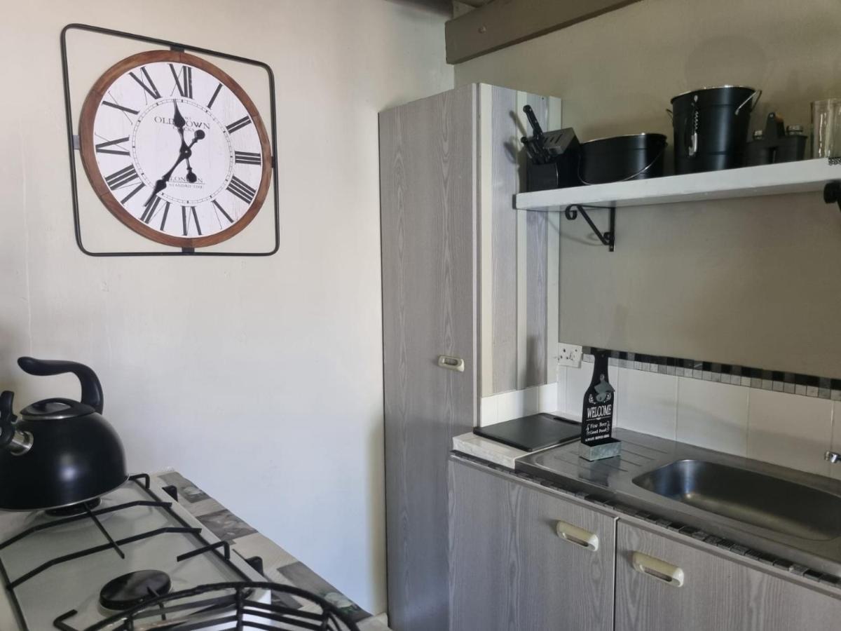 Angel 8 Airbnb Apartment 2 Robertson Exterior foto